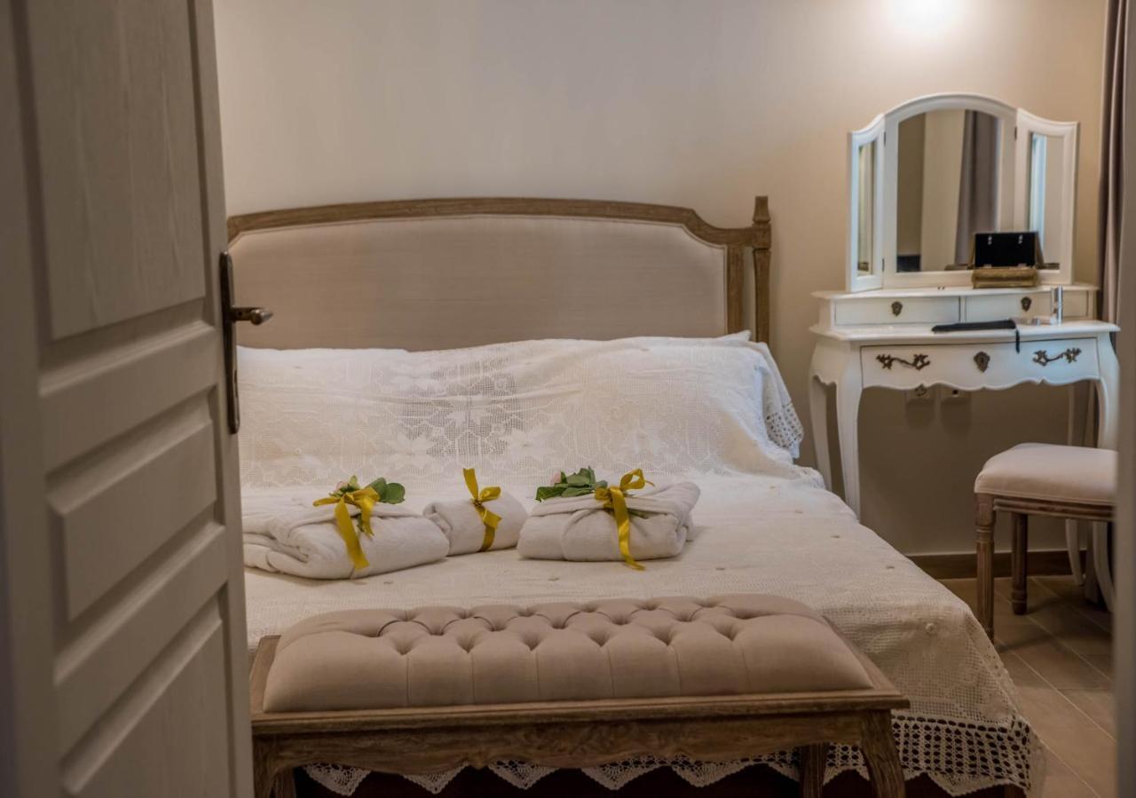 Kyria Boutique House Aparthotel เอเธนส์ ภายนอก รูปภาพ